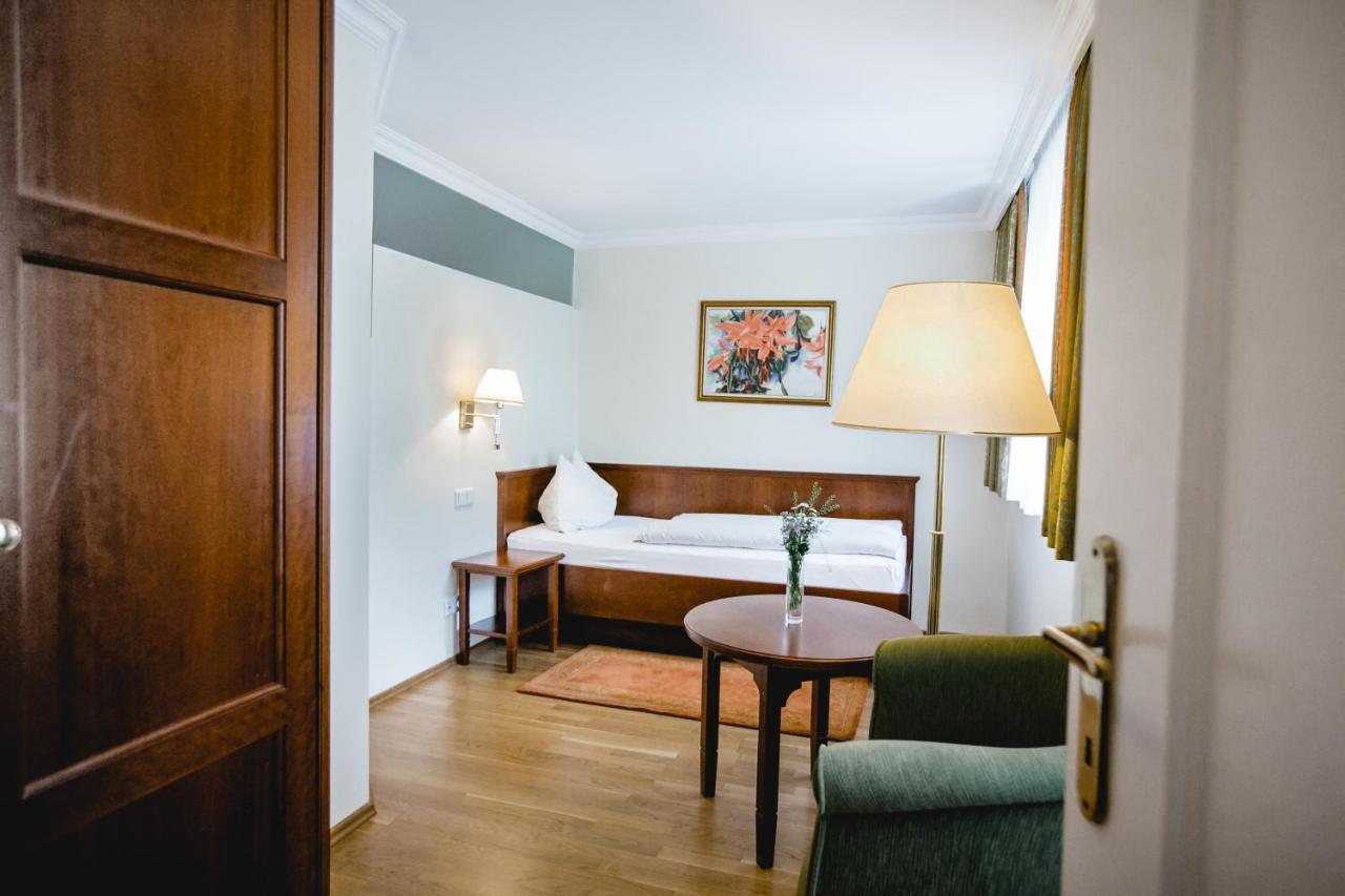 Seehotel Billroth Санкт Гилген Екстериор снимка