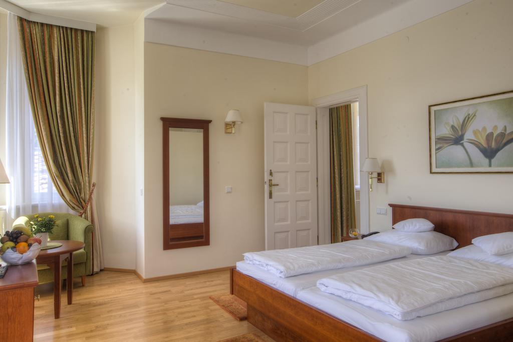 Seehotel Billroth Санкт Гилген Екстериор снимка